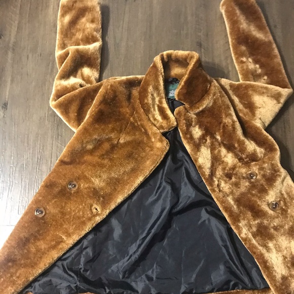 A velvet, fur jacket or Coat - Picture 2 of 5